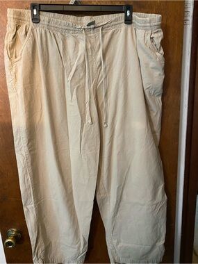 26/28w Womens Khaki Elastic Waist With Drawstring By White Stag.